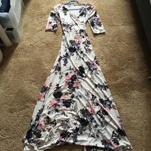 Pinkblush floral maxi dress size medium